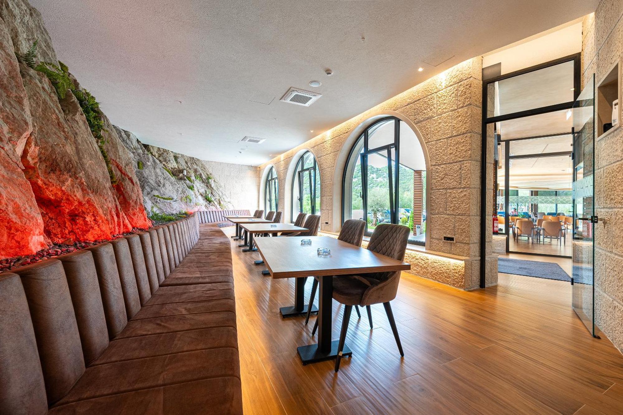 Hotel De'Andros Virpazar Esterno foto